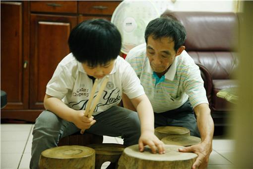 呂岳駿,小小鼓手演唱會-FBhttps://www.facebook.com/WannaBeSeen?fref=ts ID-277386